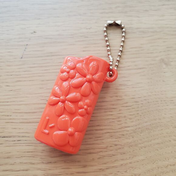 NEW Larroude Orange Floral Lighter Holder Keychain - Picture 2 of 4
